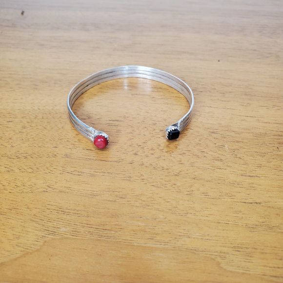 Antique Native American A. Paquin Onyx Coral SILVER Bangle Bracelet - Picture 9 of 9